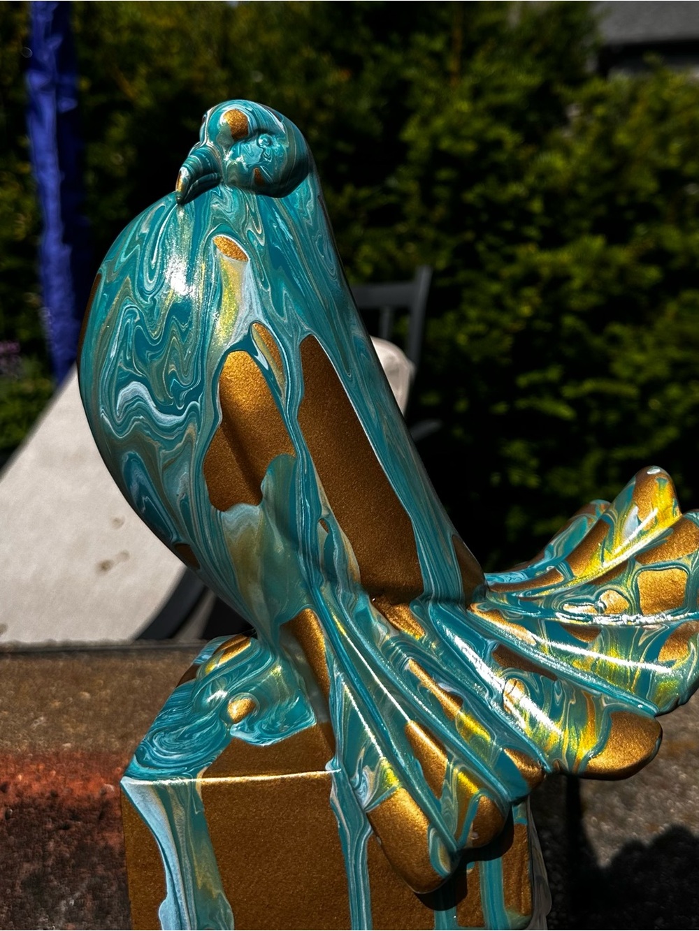 Hand crafted abstract painted Turquoise and Gold Bird ceramic statue - Picture 6 of 12